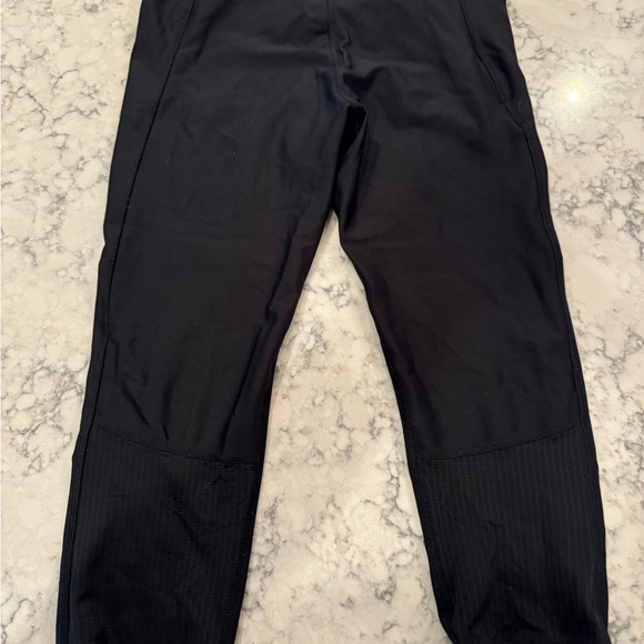 Like New Under Armour leggings size medium - Picture 4 of 4